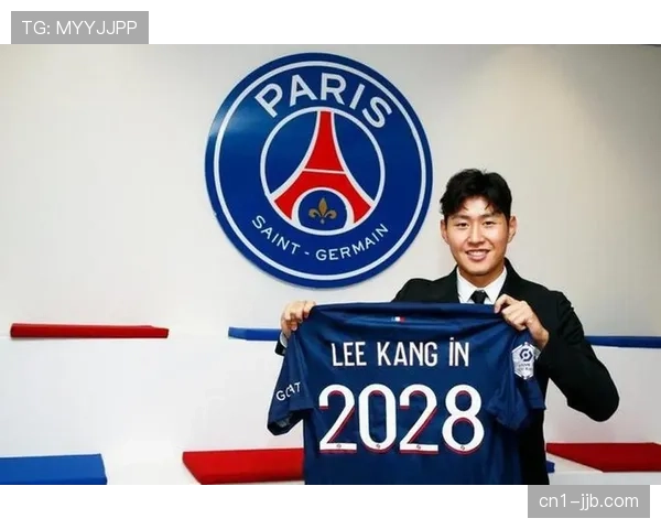 巴黎圣日耳曼祝贺李刚仁荣膺亚足联年度最佳国际球员 巴黎圣日耳曼祝贺李刚仁荣膺亚足联年度最佳国际球员