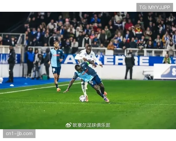 半场战报：十人里尔暂平欧塞尔，吉鲁点射破门