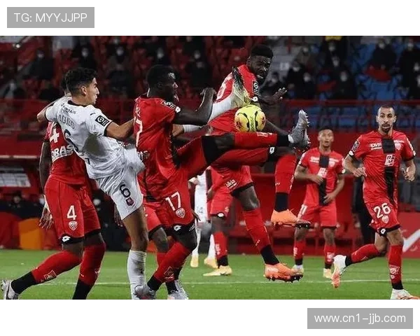 战术博弈对比:法兰克福防守顽疾与多特稳健反击的冲突