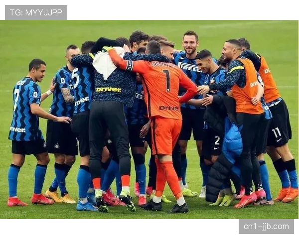 特写：转播技术：在米兰德比中，新的摄像机位首次提供了从角旗杆视角观察禁区争抢的画面