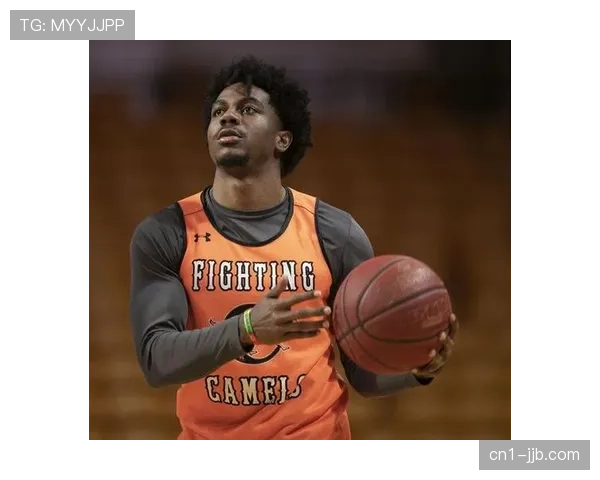 格拉纳达后防核心因内收肌不适缺席合练，球队周末混合防守体系面临调整